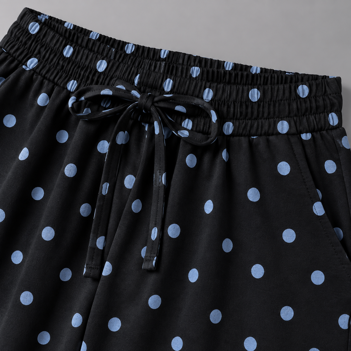 Pantalón con puntos
