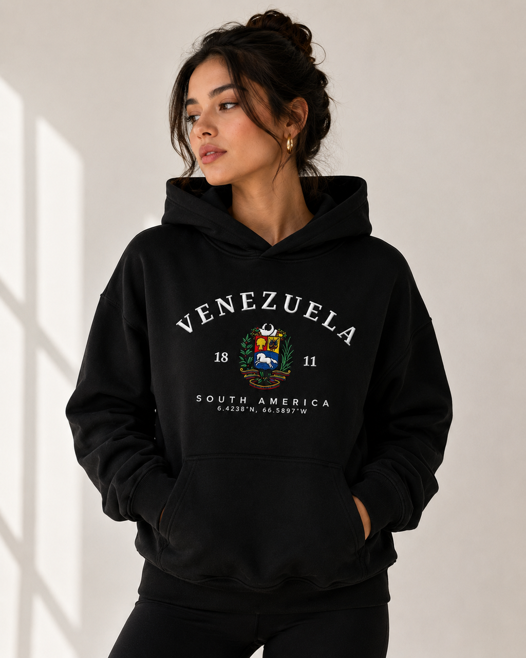 Poleron Venezuela con escudo y coordenadas- UNISEX- 30% OFF (copia)