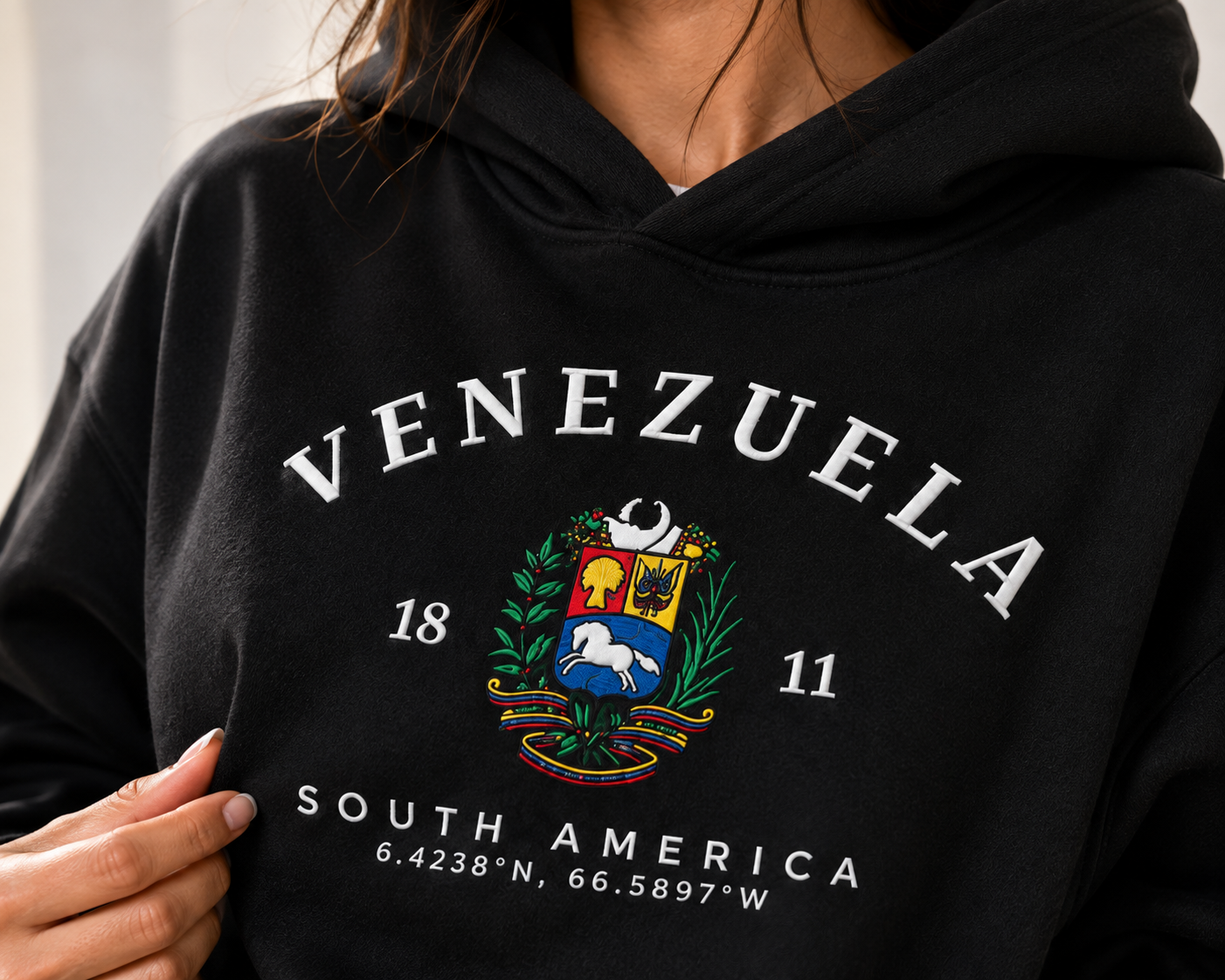 Poleron Venezuela con escudo y coordenadas- UNISEX- 30% OFF (copia)